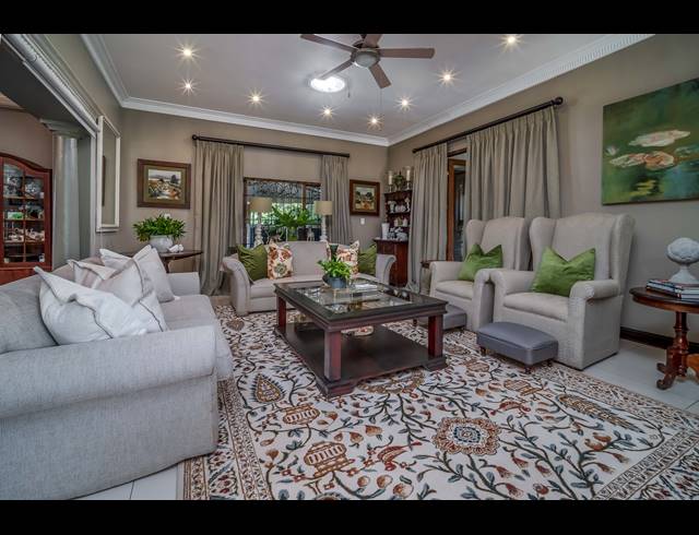 6 BEDROOM FREEHOLD FOR SALE IN COWIES HILL